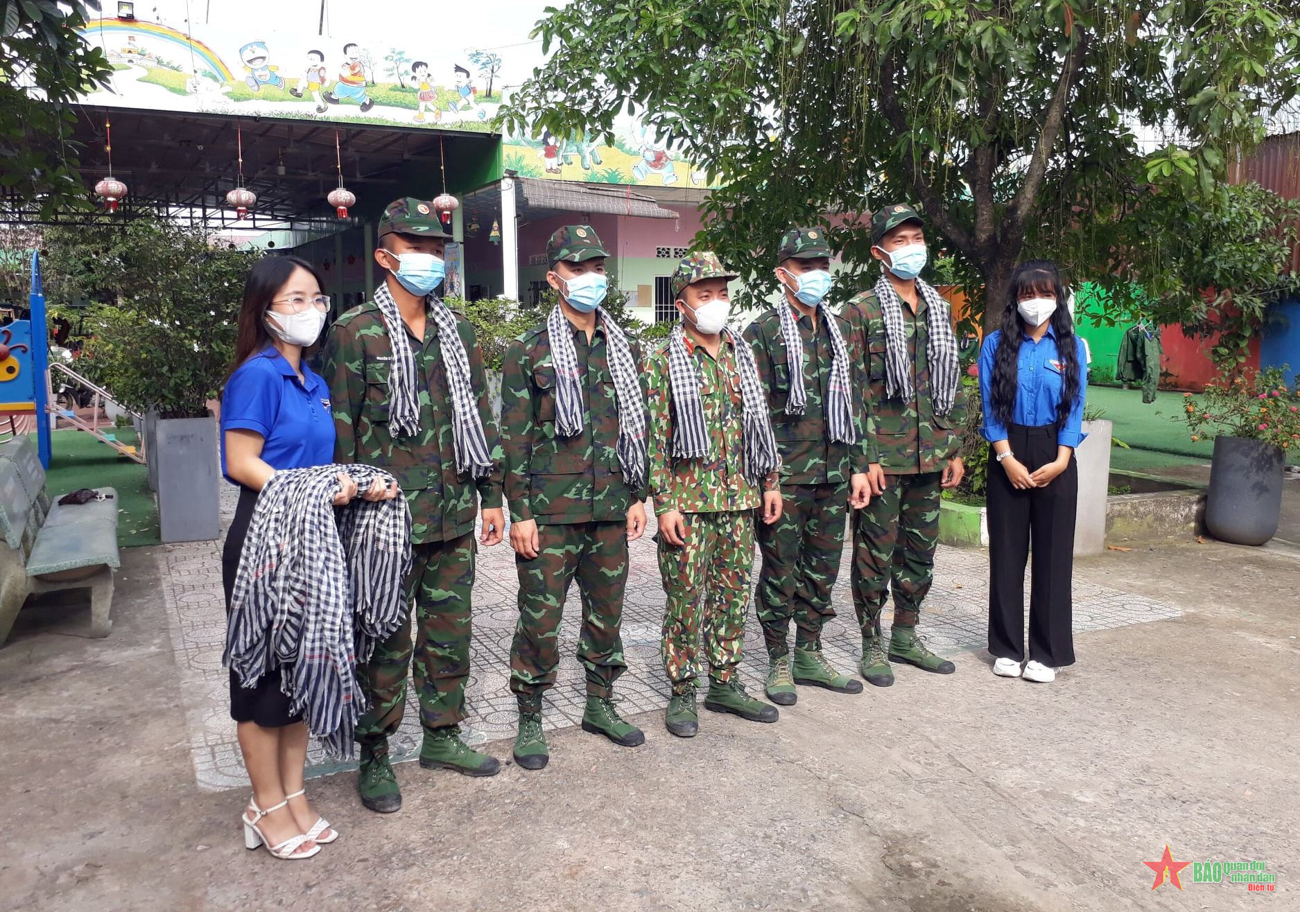 Niềm vui ngày trở về